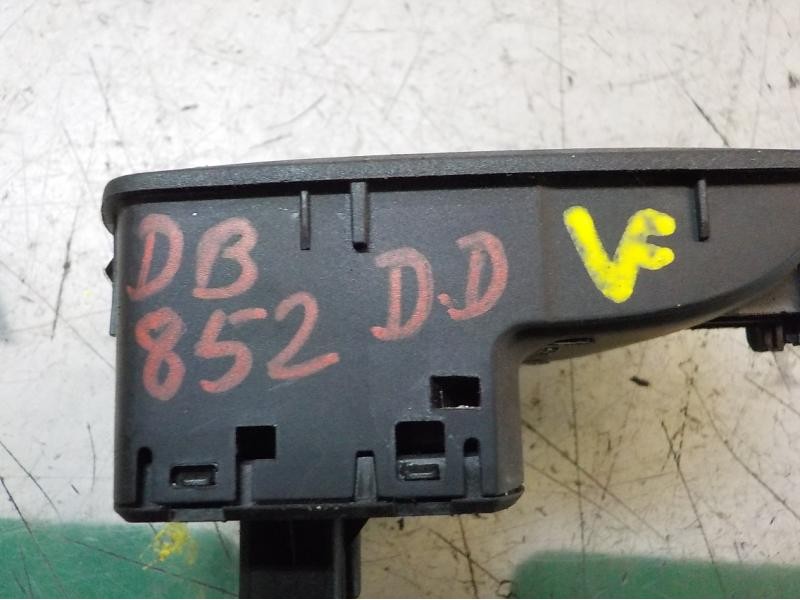 Recambio de mando elevalunas delantero derecho para opel corsa e edition referencia OEM IAM 13430018  