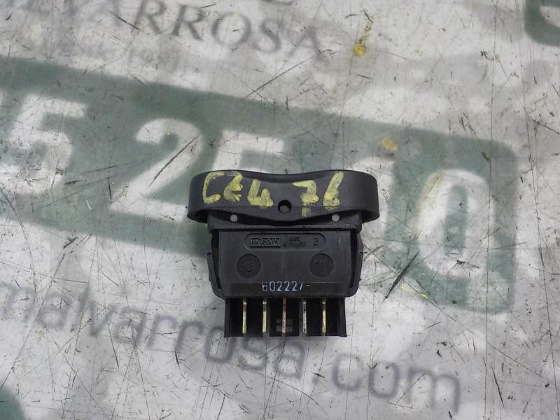 Recambio de mando elevalunas delantero derecho para dacia sandero 1.6 cat referencia OEM IAM 8200602227  