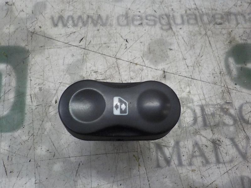Recambio de mando elevalunas delantero izquierdo para dacia sandero 1.6 cat referencia OEM IAM 8200602227  