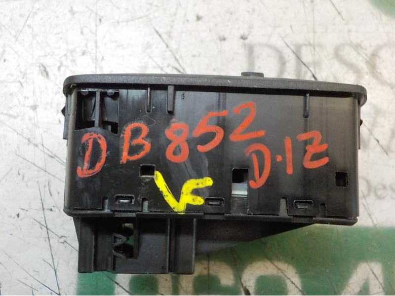 Recambio de mando elevalunas delantero izquierdo para opel corsa e edition referencia OEM IAM 13430017 13430017 