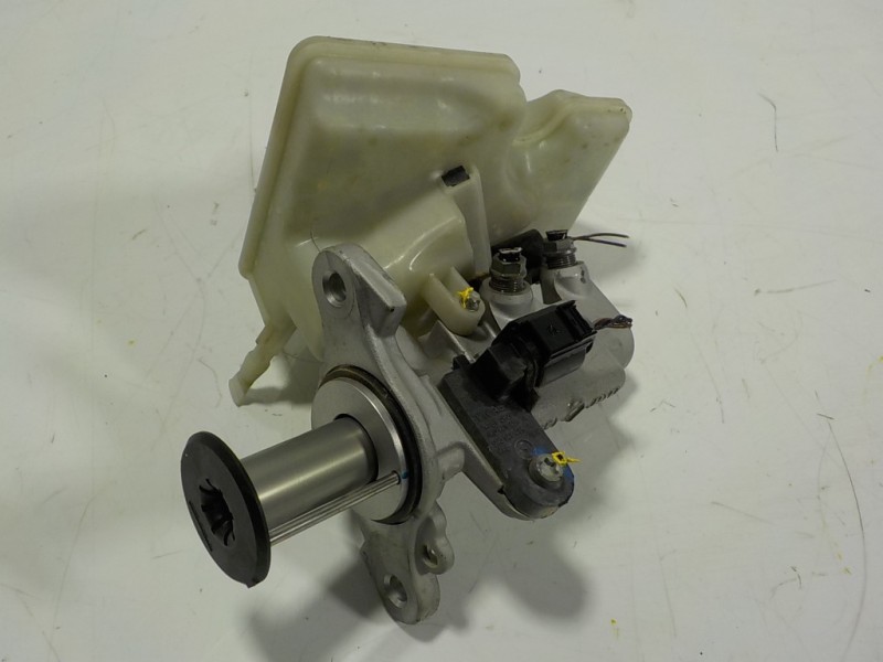 Recambio de bomba freno para volkswagen polo 1.6 tdi dpf referencia OEM IAM 2Q1611019CREP 2Q1611301 