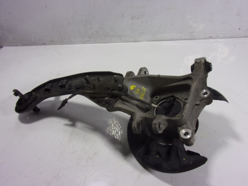 Recambio de mangueta trasera izquierda para hyundai santa fe essence 2wd referencia OEM IAM 52710S1000  