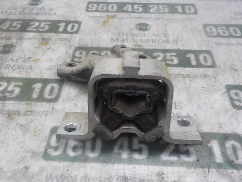 Recambio de soporte motor derecho para dacia sandero 1.6 cat referencia OEM IAM 8200204600  