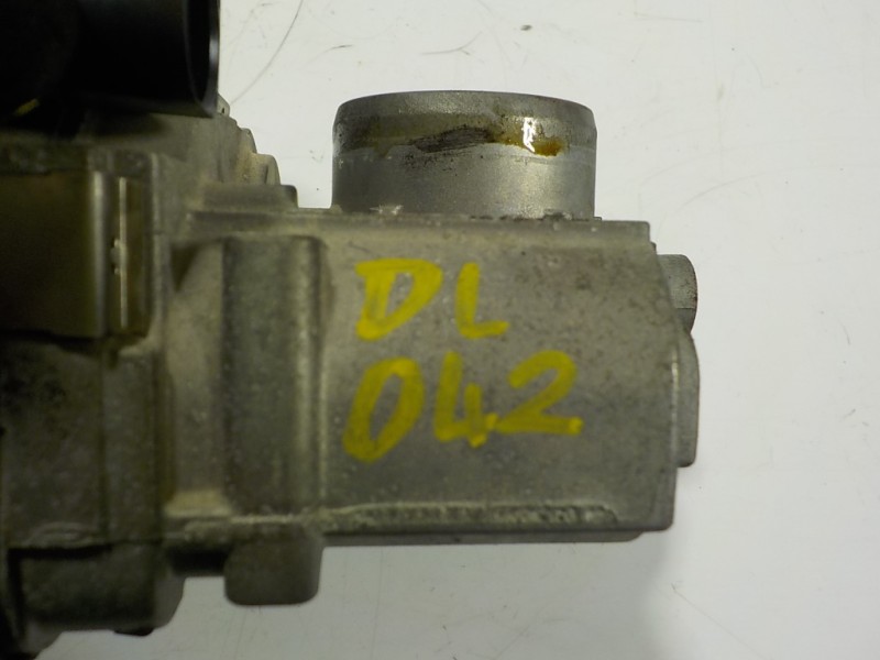 Recambio de caja mariposa para volkswagen polo 1.6 tdi dpf referencia OEM IAM 04C133062C 04C133062C 