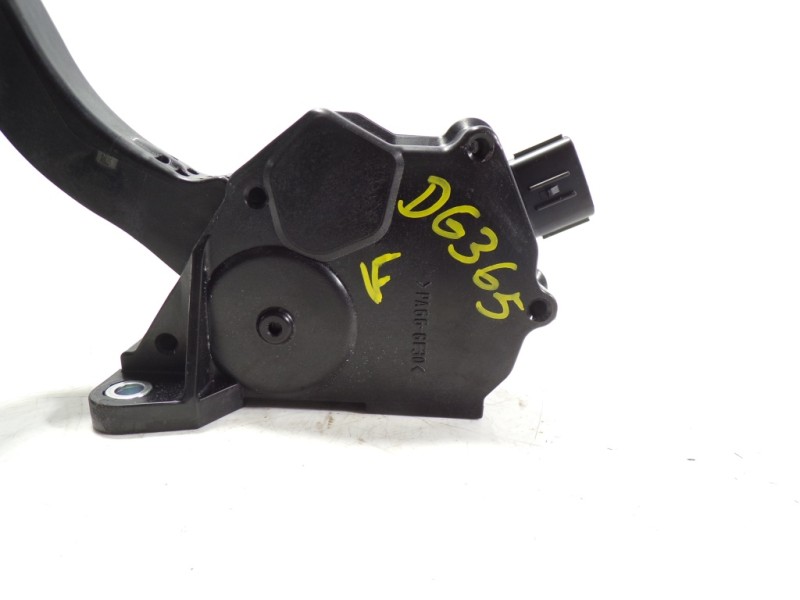 Recambio de potenciometro pedal para toyota prius+ 1.8 16v (híbrido) referencia OEM IAM 7811047100 7811047100 