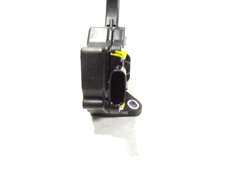 Recambio de potenciometro pedal para toyota prius+ 1.8 16v (híbrido) referencia OEM IAM 7811047100 7811047100 