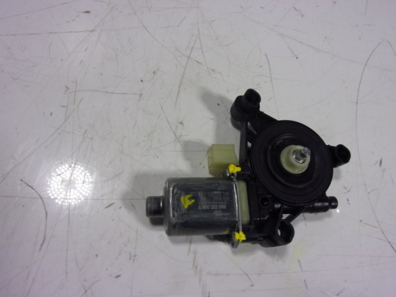 Recambio de motor elevalunas delantero izquierdo para skoda kodiaq 2.0 tdi referencia OEM IAM 5Q0959801B 5Q0959801B 