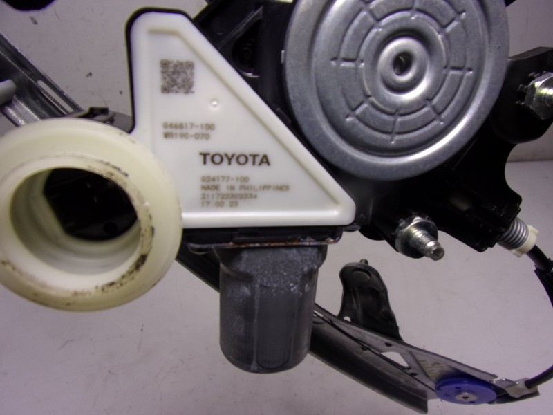 Recambio de elevalunas delantero izquierdo para toyota corolla hybrid referencia OEM IAM 6982002742 6982002742 