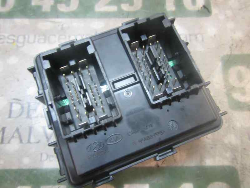 Recambio de caja reles / fusibles para hyundai tucson 1.7 crdi cat referencia OEM IAM   
