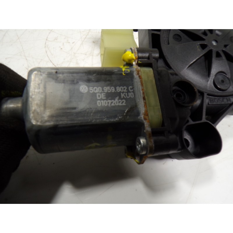 Recambio de motor elevalunas delantero derecho para cupra leon sportstourer (kl8) vz 2.0 tsi 4drive referencia OEM IAM 5Q0959802