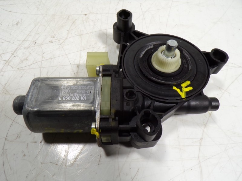 Recambio de motor elevalunas delantero izquierdo para cupra leon sportstourer (kl8) vz 2.0 tsi 4drive referencia OEM IAM 5Q09598