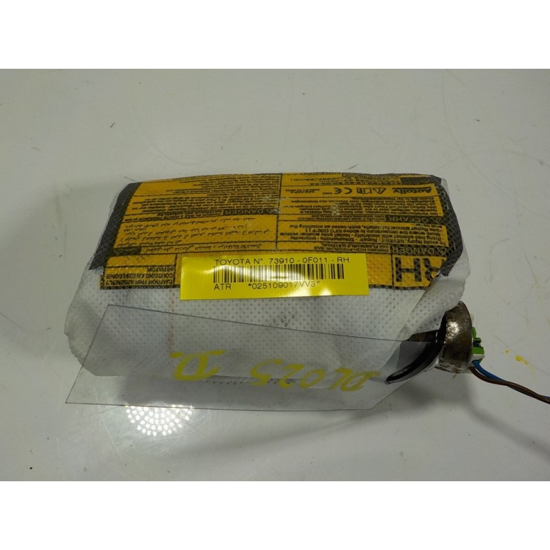 Recambio de airbag lateral delantero derecho para toyota verso 1.6 16v cat referencia OEM IAM  739100F011 