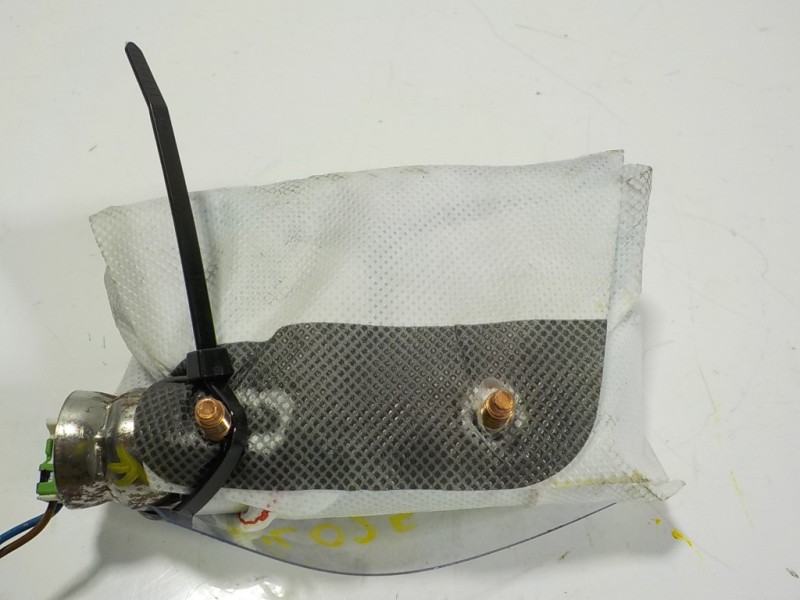 Recambio de airbag lateral delantero derecho para toyota verso 1.6 16v cat referencia OEM IAM  739100F011 