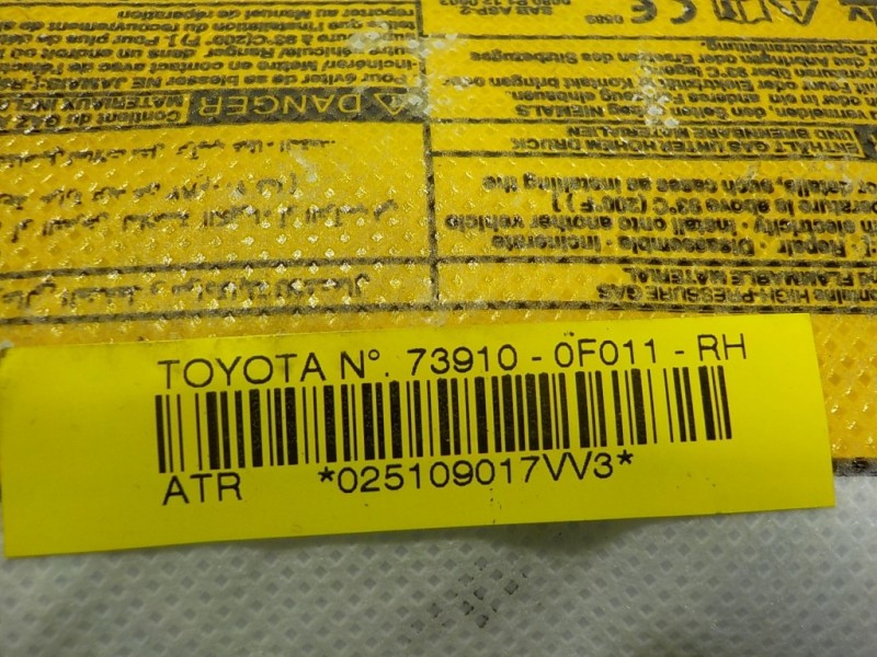 Recambio de airbag lateral delantero derecho para toyota verso 1.6 16v cat referencia OEM IAM  739100F011 