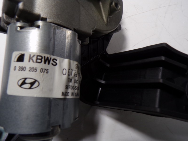 Recambio de motor limpia trasero para hyundai santa fe essence 2wd referencia OEM IAM 98700S1000 0390205075 0390205075