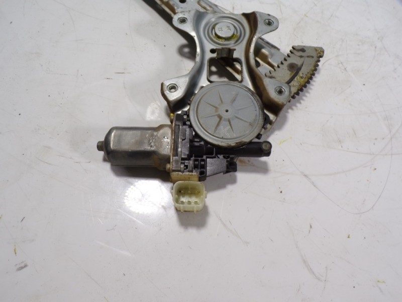 Recambio de elevalunas trasero derecho para nissan x-trail (t32) acenta 4x4 referencia OEM IAM 827204CA0A 827301BA0A 2621004650