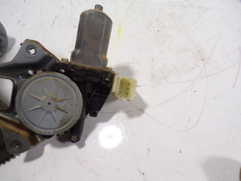 Recambio de elevalunas trasero izquierdo para nissan x-trail (t32) acenta 4x4 referencia OEM IAM 827214CA0A 27311BA0A 621004660