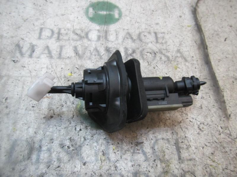 Recambio de bomba embrague para ford focus lim. (cb8) 1.6 tdci cat referencia OEM IAM 1863548  