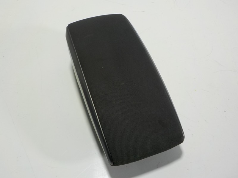 Recambio de apoyabrazos central para toyota verso 1.6 16v cat referencia OEM IAM 589050F070B1  