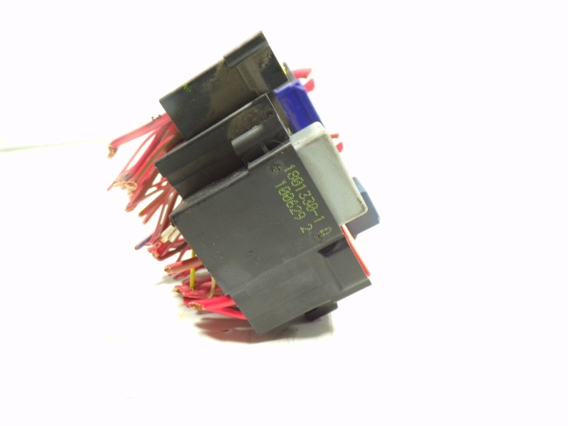 Recambio de caja reles / fusibles para renault scenic iii 1.5 dci diesel referencia OEM IAM 243510001R 18013301D 