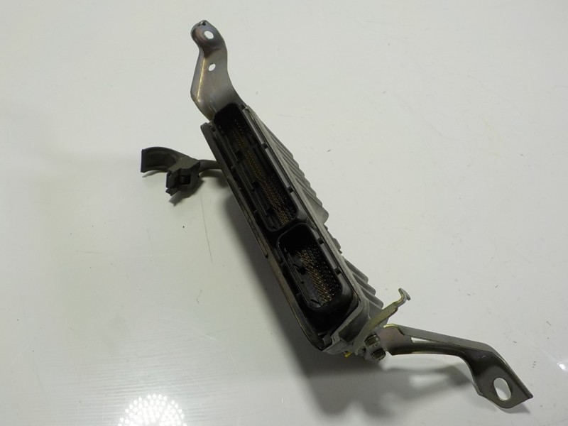 Recambio de centralita motor uce para toyota verso 1.6 16v cat referencia OEM IAM 896610F610 896610F610 