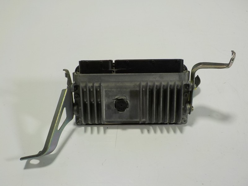 Recambio de centralita motor uce para toyota verso 1.6 16v cat referencia OEM IAM 896610F610 896610F610 