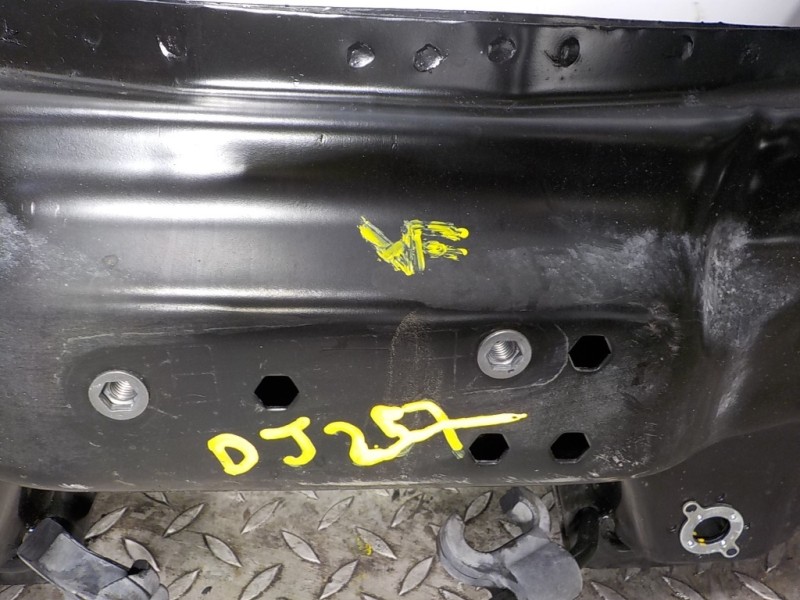 Recambio de puente delantero para opel corsa e 1.4 referencia OEM IAM 13460173  