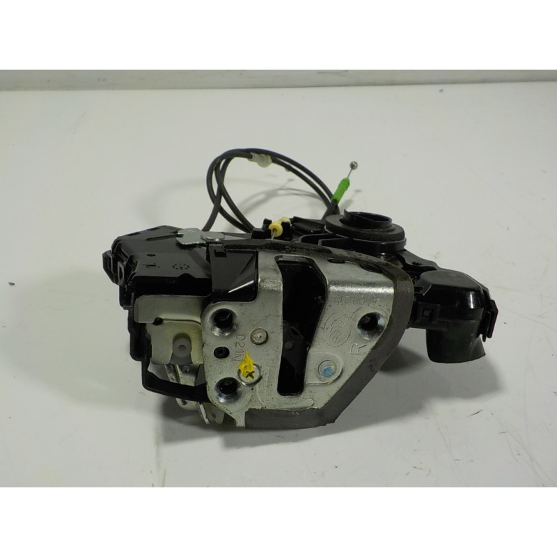 Recambio de cerradura puerta delantera derecha para toyota verso 1.6 16v cat referencia OEM IAM 6903005131 050117T 