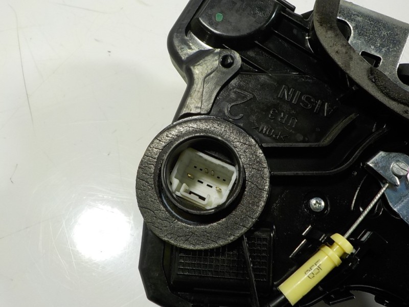 Recambio de cerradura puerta delantera derecha para toyota verso 1.6 16v cat referencia OEM IAM 6903005131 050117T 