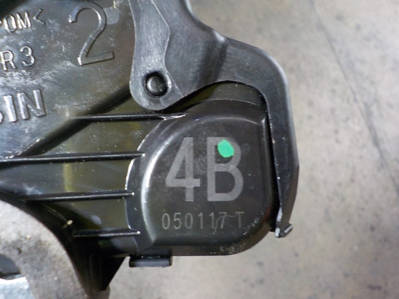 Recambio de cerradura puerta delantera derecha para toyota verso 1.6 16v cat referencia OEM IAM 6903005131 050117T 