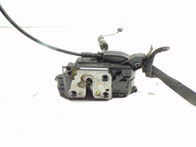 Recambio de cerradura puerta trasera derecha para renault scenic iii 1.5 dci diesel referencia OEM IAM 825020033R  