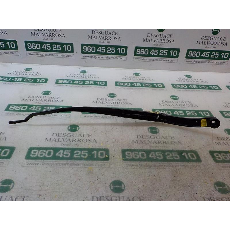 Recambio de brazo limpia delantero derecho para hyundai kona pure referencia OEM IAM 98321J9000  