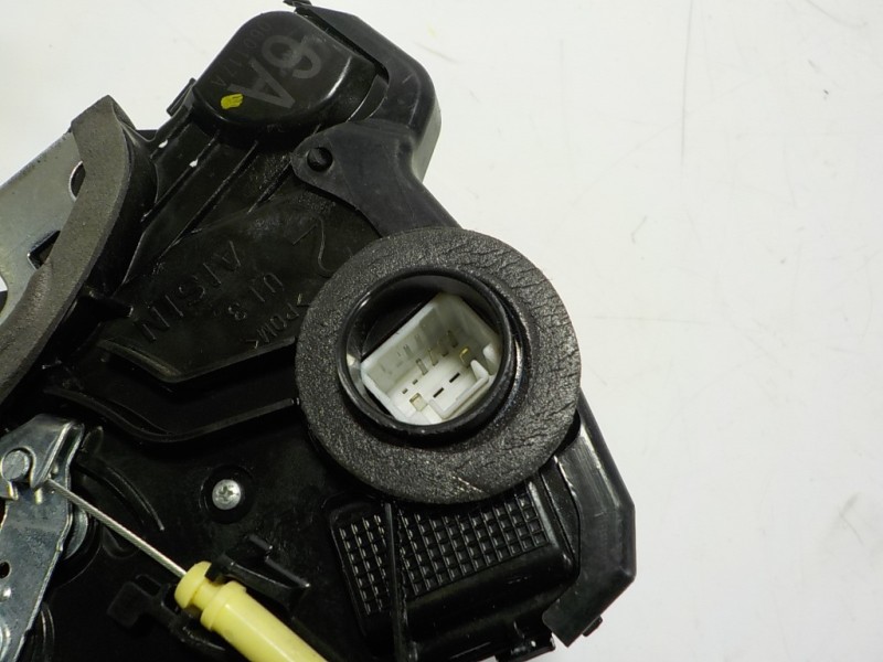 Recambio de cerradura puerta delantera izquierda para toyota verso 1.6 16v cat referencia OEM IAM 6904002211 060117A 
