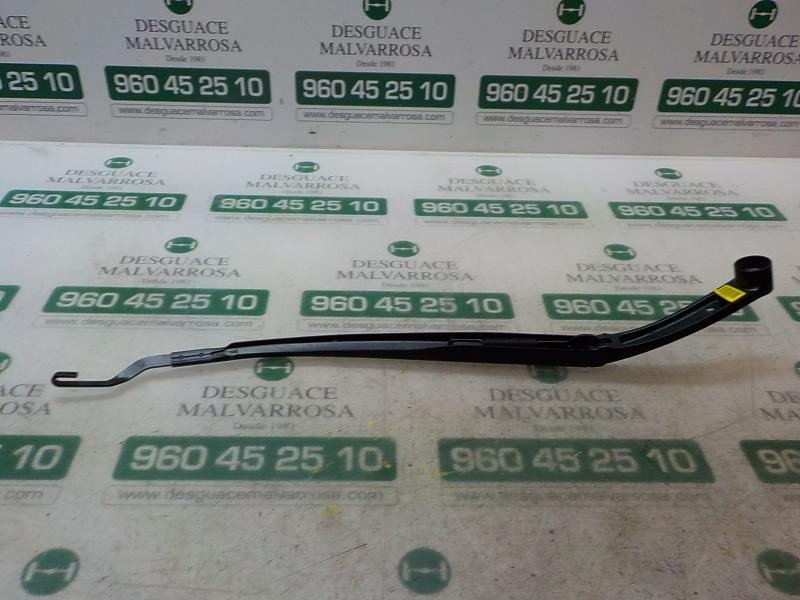 Recambio de brazo limpia delantero derecho para hyundai kona pure referencia OEM IAM 98321J9000  