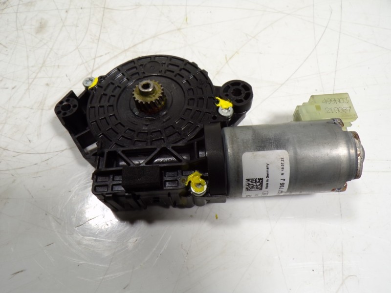 Recambio de motor techo electrico para cupra leon sportstourer (kl8) vz 2.0 tsi 4drive referencia OEM IAM 3G9877795J 0390200133 