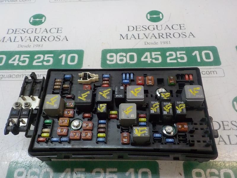 Recambio de caja reles / fusibles para opel insignia berlina edition referencia OEM IAM  1334347901NU 