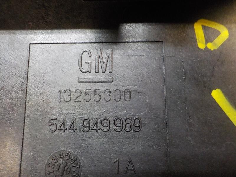 Recambio de caja reles / fusibles para opel insignia berlina edition referencia OEM IAM  1334347901NU 