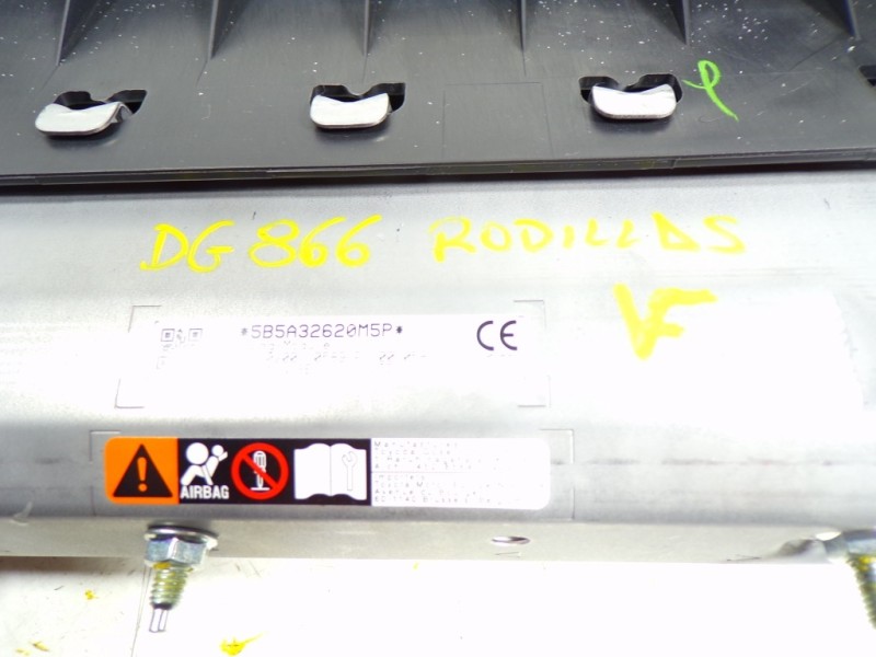 Recambio de airbag lateral izquierdo para toyota rav4 hybrid fwd referencia OEM IAM 7390042050C0 5B5A32620M5P 5B5A32620M5P