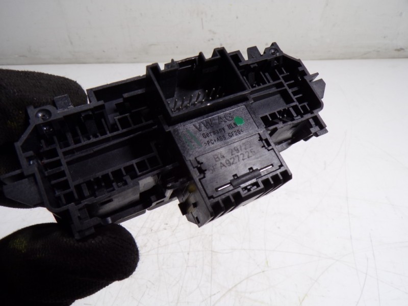 Recambio de palanca freno de mano para cupra leon sportstourer (kl8) vz 2.0 tsi 4drive referencia OEM IAM 5FA927225VRY 5FA927225