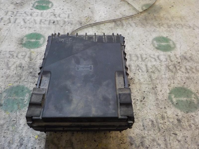 Recambio de caja reles / fusibles para volkswagen golf v berlina (1k1) referencia OEM IAM   