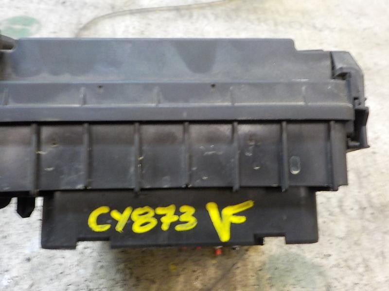 Recambio de caja reles / fusibles para volkswagen golf v berlina (1k1) referencia OEM IAM   