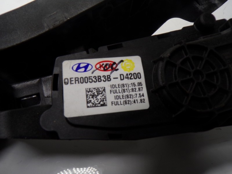 Recambio de potenciometro pedal para hyundai santa fe essence 2wd referencia OEM IAM 32700D4200 0ER0053B3BD4200 0ER0053B3BD4200