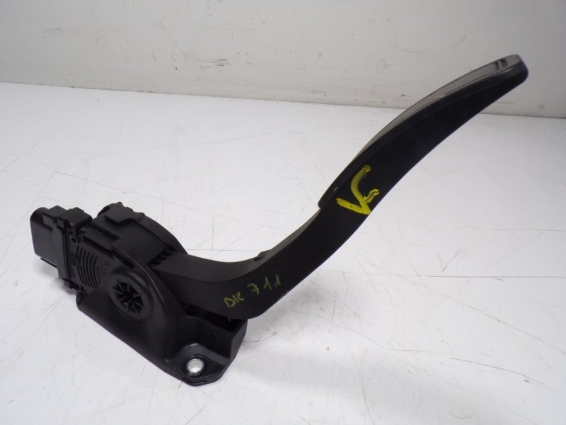 Recambio de potenciometro pedal para ford fiesta (cb1) 1.25 16v cat referencia OEM IAM  8V219F836AA 