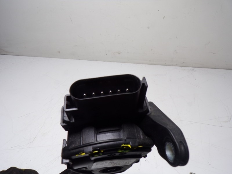 Recambio de potenciometro pedal para ford fiesta (cb1) 1.25 16v cat referencia OEM IAM  8V219F836AA 