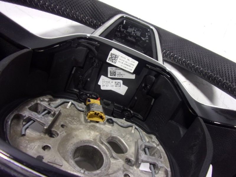 Recambio de volante para skoda kodiaq 2.0 tdi referencia OEM IAM 5E3419093PVKL 5E419093P 