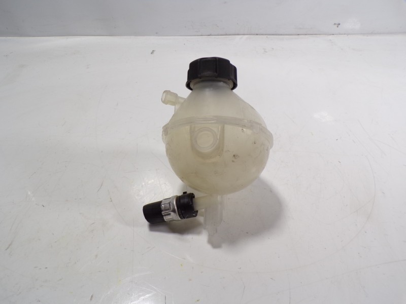Recambio de deposito expansion para citroën c4 cactus 1.2 12v e-thp referencia OEM IAM 9800777280  