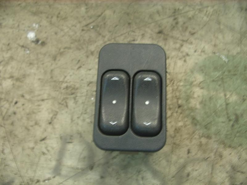 Recambio de mando elevalunas delantero izquierdo para opel corsa c elegance referencia OEM IAM   