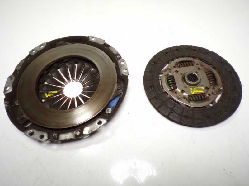 Recambio de kit embrague para toyota verso 1.6 16v cat referencia OEM IAM 3121005131 3125005141A 3125005141