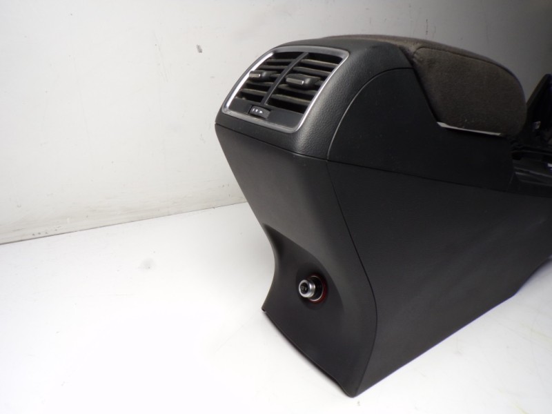 Recambio de apoyabrazos central para audi q3 (8u) 2.0 tdi referencia OEM IAM 8U0864283A6PS 1224078 