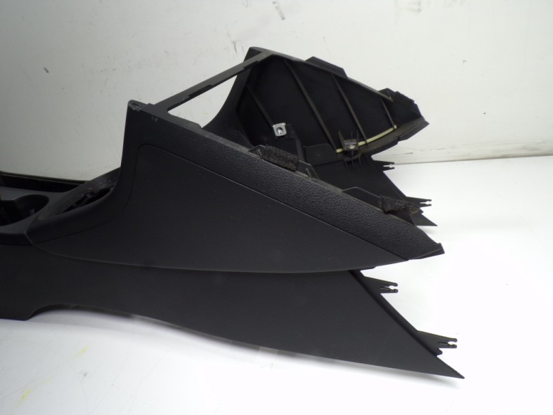 Recambio de apoyabrazos central para audi q3 (8u) 2.0 tdi referencia OEM IAM 8U0864283A6PS 1224078 